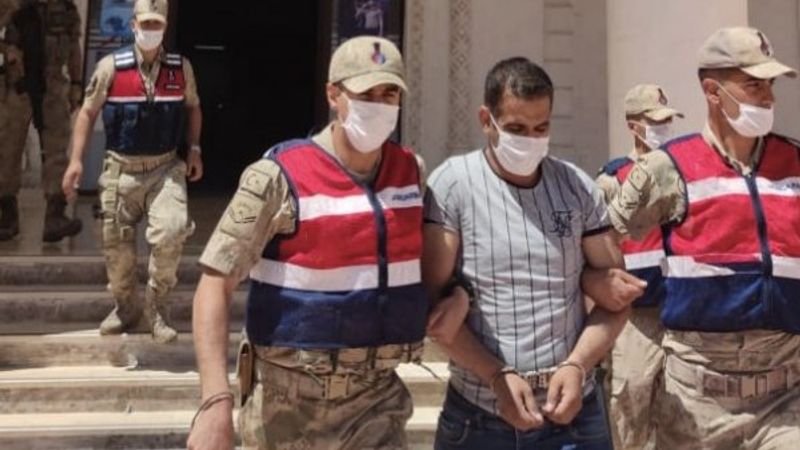 Cinayet zanlısı sahte kimlikle bayramlaşırken yakalandı