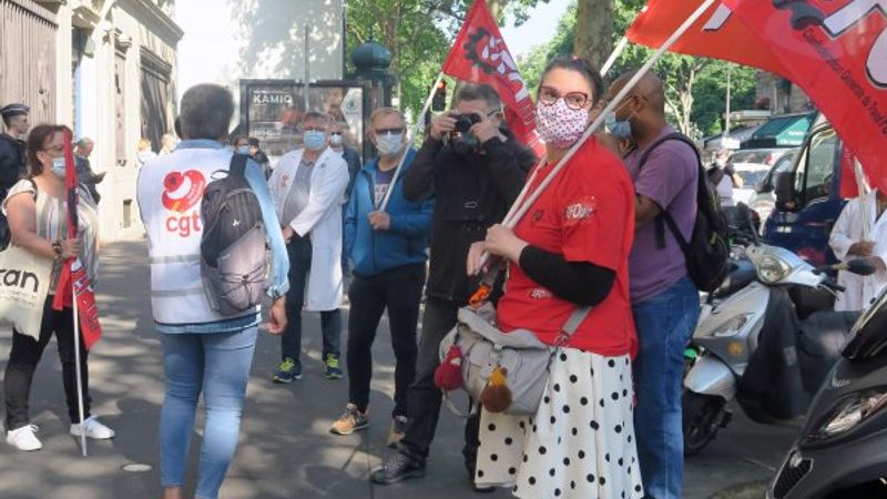 Fransa'da sağlıkçılardan hükümet karşıtı protesto