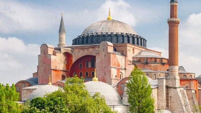 Ayasofya'da Fetih Suresi okundu
