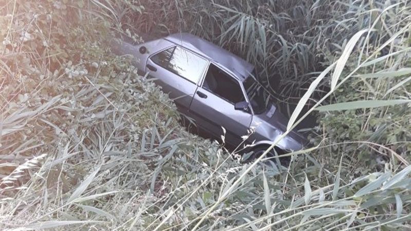 Otomobil dereye uçtu: 3 yaralı