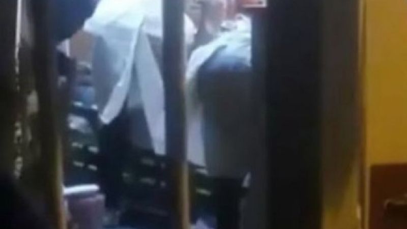 İzmir'de 2 kişi, tartışıkları şahsı 14 yerinden bıçakladı