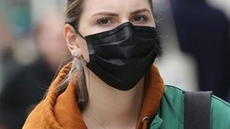 Çinli uzmanlar: Evde de maske takın