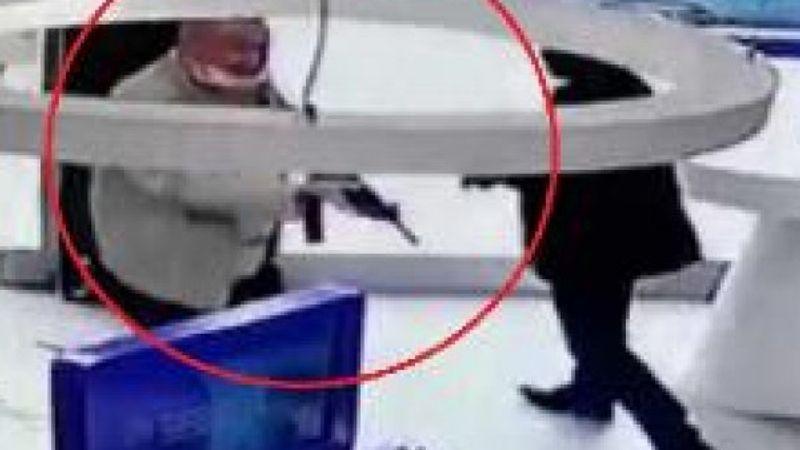 Ankara'da sivil polis tüfekli şüpheliyi durdurdu