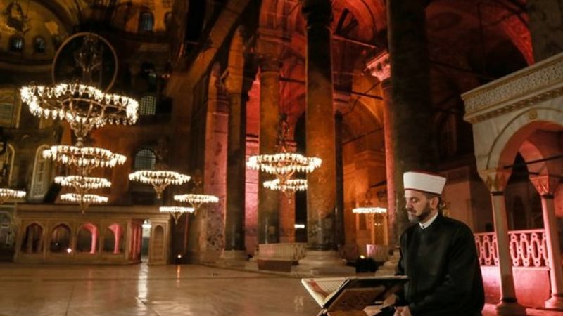 Ayasofya'da Fetih Suresi okunması Yunan basınında