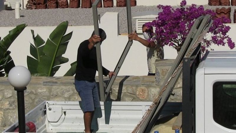 Yılmaz Özdil'in villasında özel ekip çalışıyor