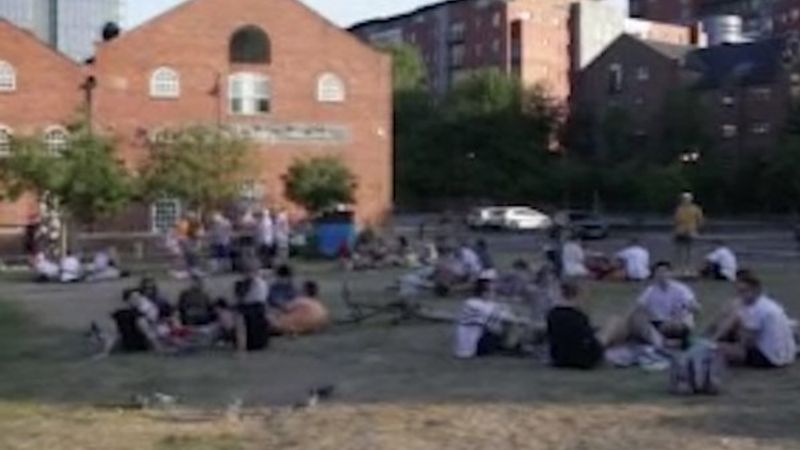 İngilizler, gruplar halinde toplanmaya başladı