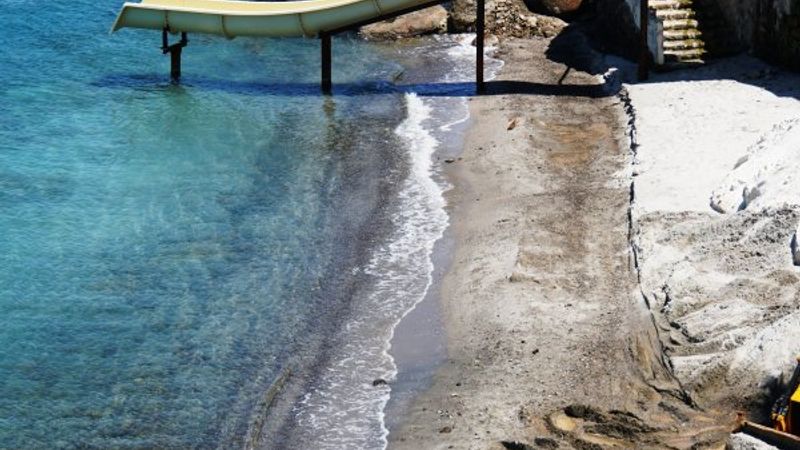 Bodrum'da sahile mermer tozu serecek otellere ceza geldi