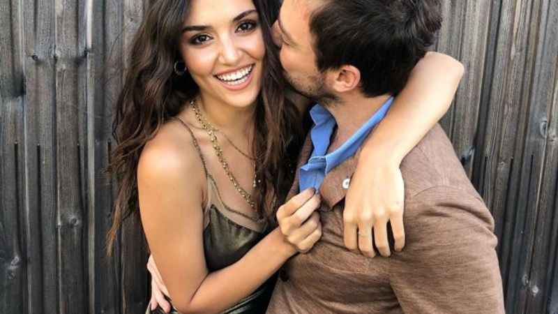 Murat Dalkılıç'tan Hande Erçel'e gül jesti