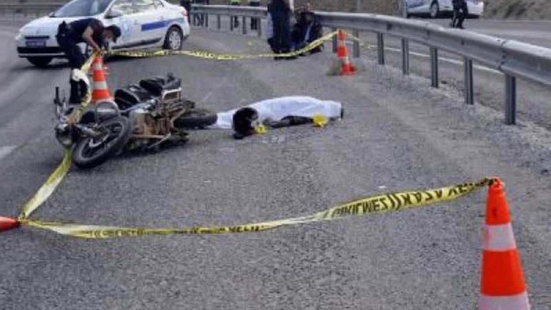 Karaman'da bariyere çarpan motosikletin sürücüsü öldü