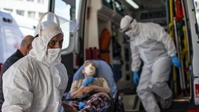 Bilim Kurulu Üyesi: Sonbaharda küçük pikler olabilir