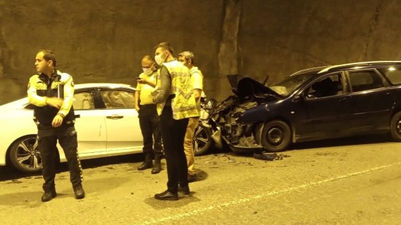 Yabancı plakalı araç tünelde ters yöne girdi: 3 yaralı