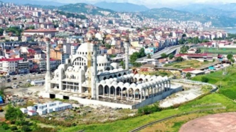Doğu Karadeniz'in en büyük cami ve külliyesi yükseliyor