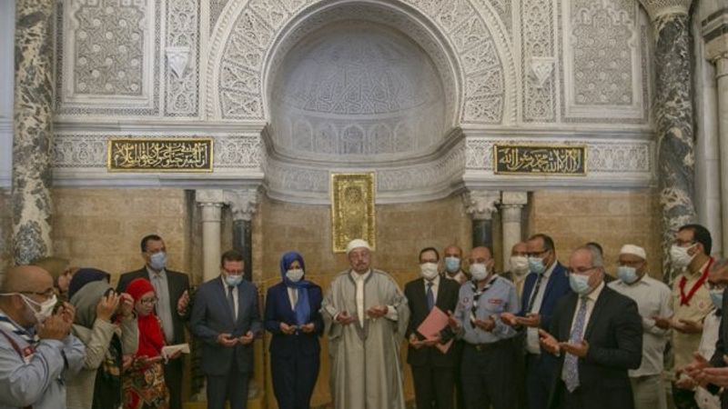 Tunus'ta da normalleşme başladı