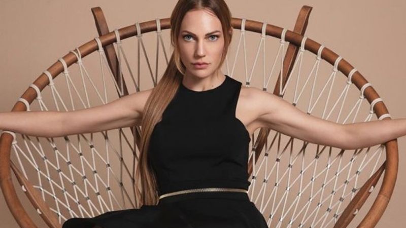 Meryem Uzerli'nin çocukluk hali