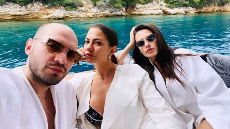 Demet Özdemir tatilde