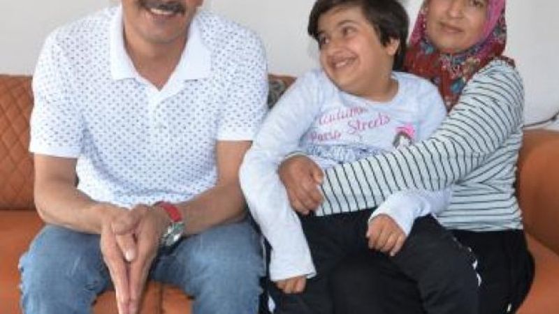 Engelli kızıyla çektiği videolar yoğun ilgi görüyor