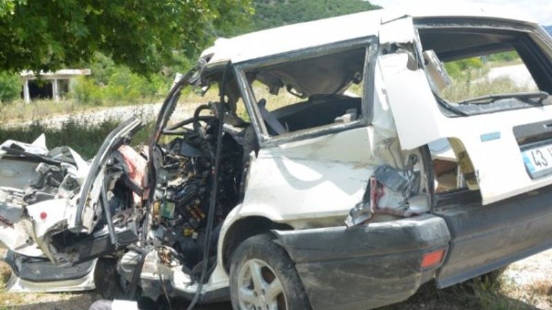 Balıkesir'de katliam gibi kaza: 6 ölü