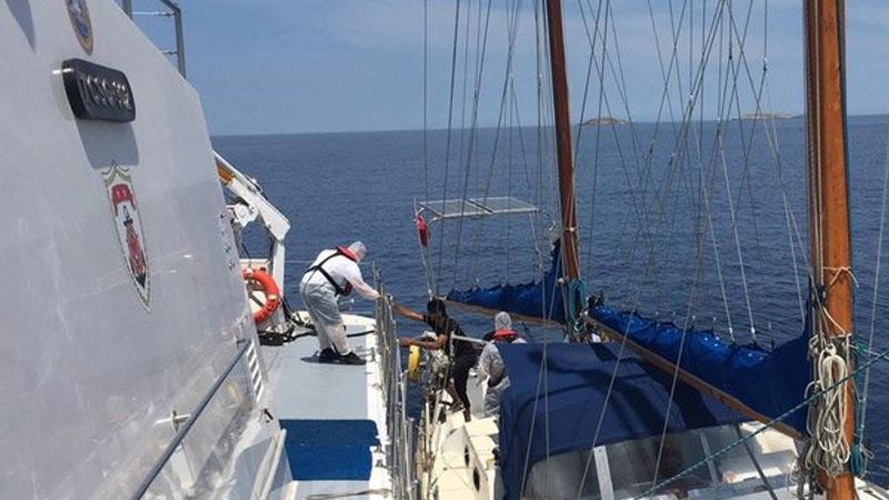 Muğla'da lüks tekneden 75 göçmen çıktı