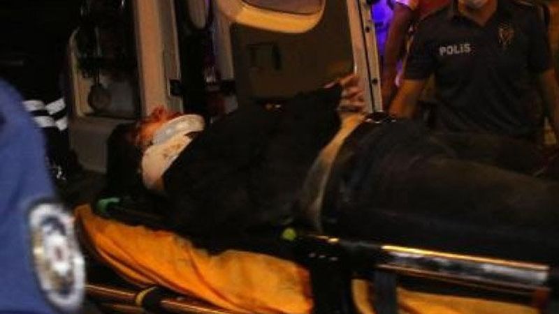 Levent'te metro istasyonunda bir kadın, raylara atladı