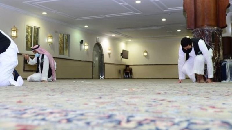 Mekke’de camiler 21 Haziran’da yeniden ibadete açılıyor