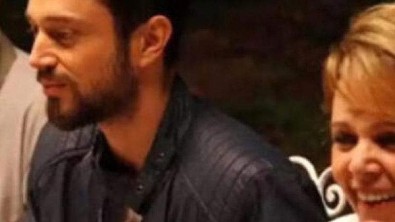 Murat Boz babasına saat aldı