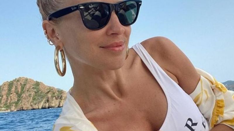 Burcu Esmersoy'dan tatil fotoğrafları