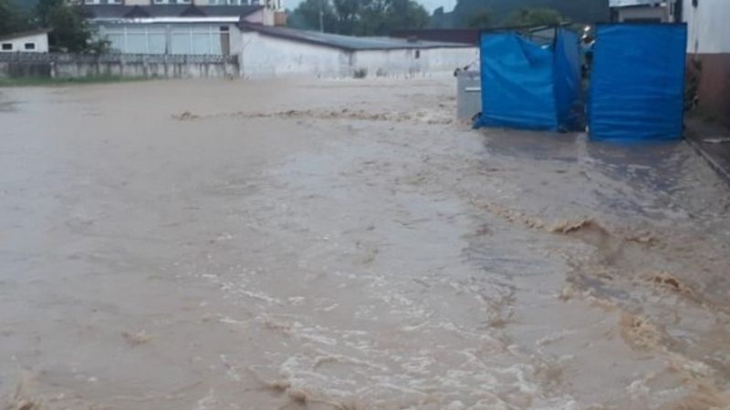 Kastamonu'da sel nedeniyle dükkan ve evleri su bastı
