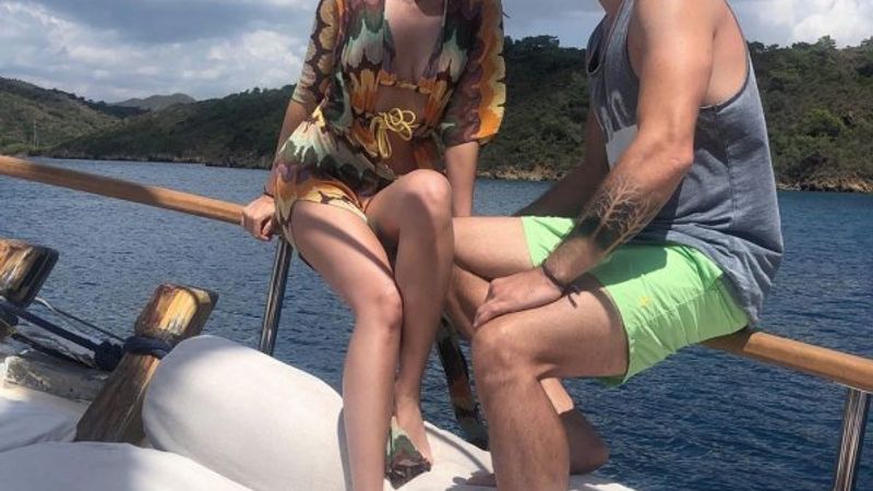 Rojda Demirer'in tatil pozu