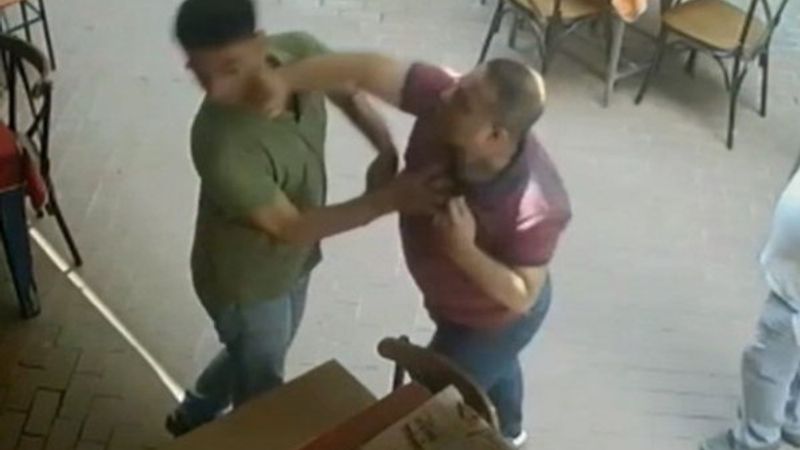 Aydınlı avukat sokağı ringe çevirdi