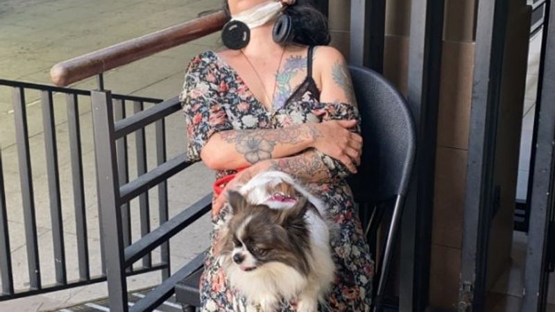 İstanbul’un göbeğinde sızan genç kadın