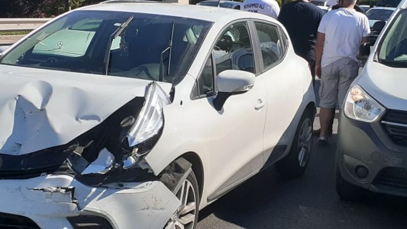 Ankara'da zincirleme kaza; 4 araç birbirine girdi