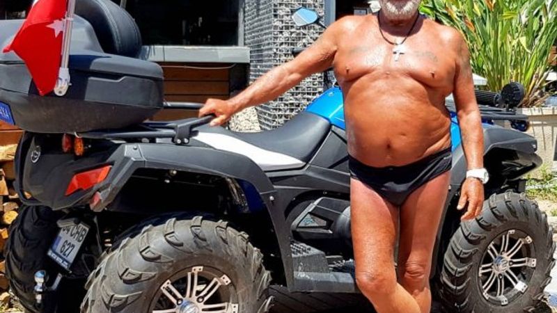 Fedon, slip mayosuyla poz verdi