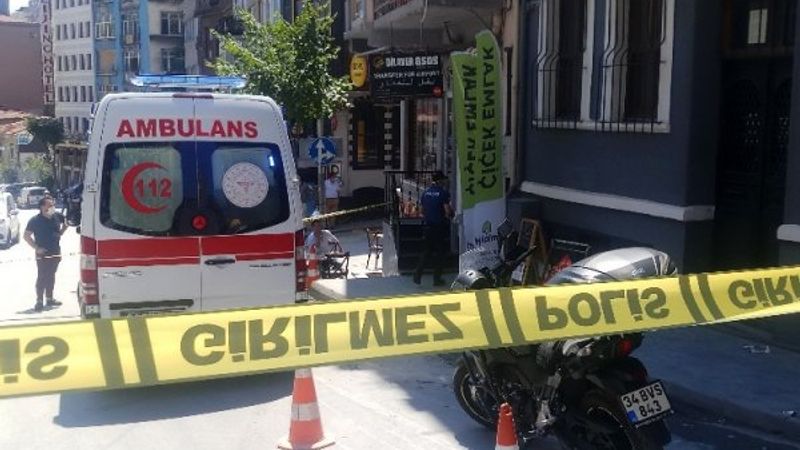 Beyoğlu'nda alkollü şahıslar arasında kavga çıktı