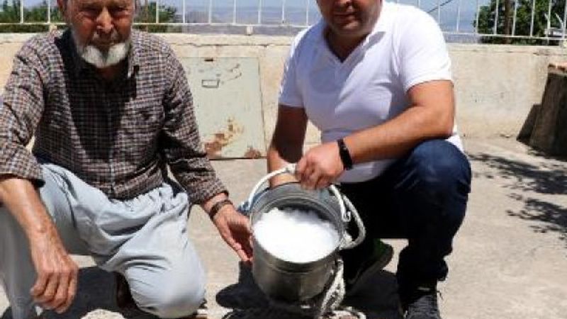 Kayseri'de yaz ortasında kuyudan kar çekiyorlar