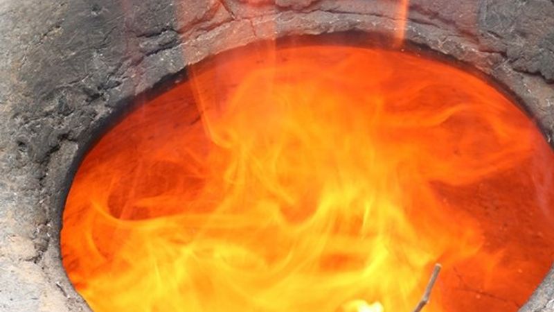 Diyarbakır'da 20 yıldır tandır satarak geçimini sağlıyor