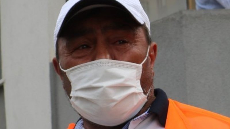 Sivas'ta oğlu kazada yaralanınca, caddeyi iple kapattı