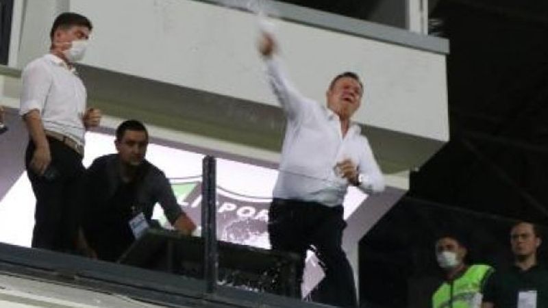 Denizlispor - Gaziantep FK maçı sonrası saha karıştı