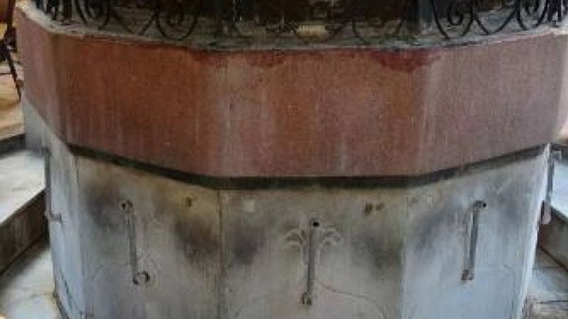 Kemeraltı Çarşısı'nda tarihi caminin muslukları çalındı