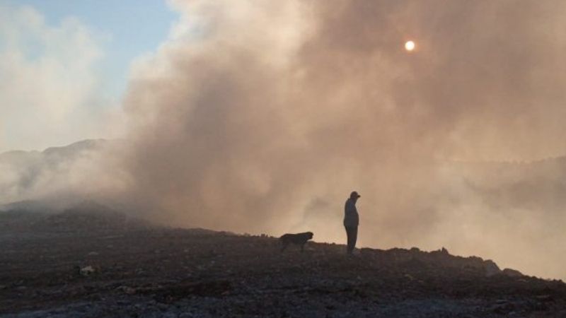 Antalya'da çöp depolama alanında yangın