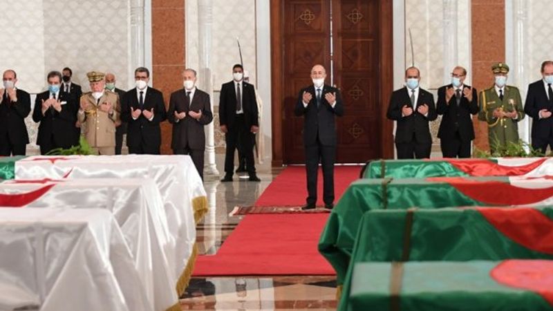 Cezayir, direnişçi kahramanları parasına bastı