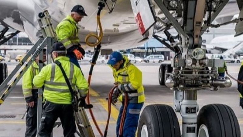 880 bin uçak bakım personeline ihtiyaç var