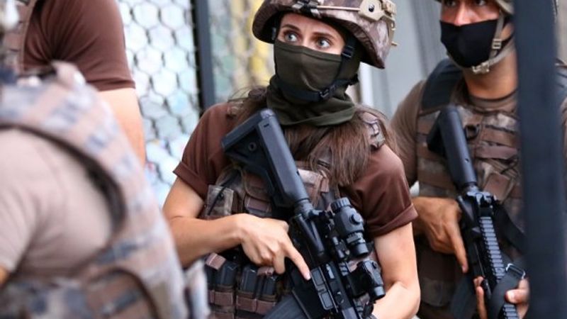 Adana'da merkezli 4 ilde zehir tacirlerine operasyon