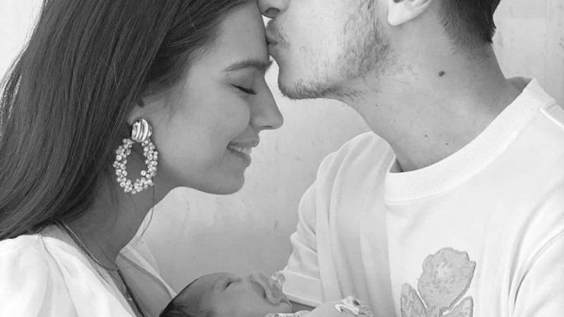 Mesut Özil, Amine için yazlığı düzenledi