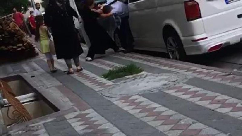 Kocasını başka kadınla yakaladı, çılgına döndü