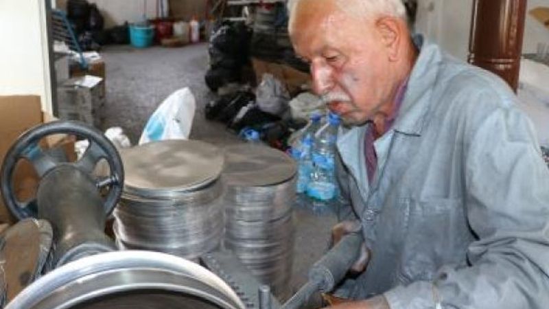 Burdurlu bakır ustası mesleğinin yok oluşuna isyan etti