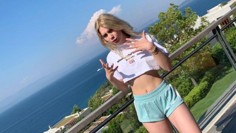 Aleyna Tilki'den yeni pozlar