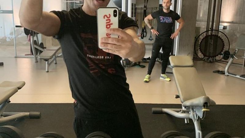 Mustafa Sandal, yine kas yaptı