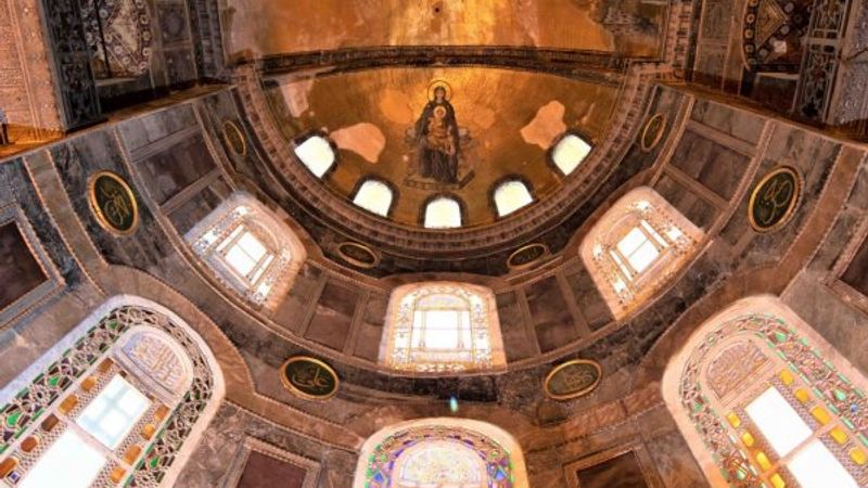 Ayasofya'da ilk namaz için hazırlıklar başladı