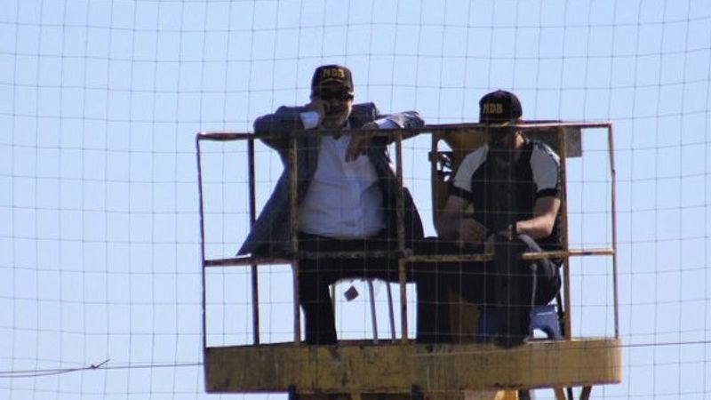 Adana Demirspor Başkanı maçı izlemek için vinç kiraladı