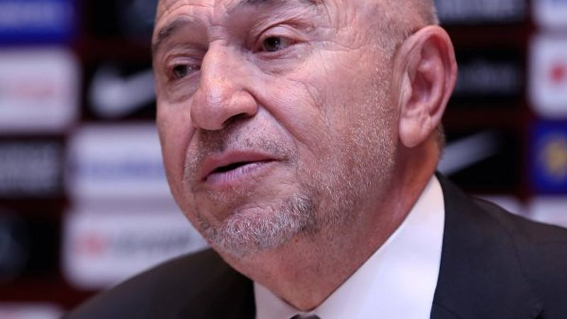 Nihat Özdemir: Sahaya 11 yabancıyla çıkılmaz